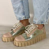 Skórzane sneakersy damskie - beż-złoto